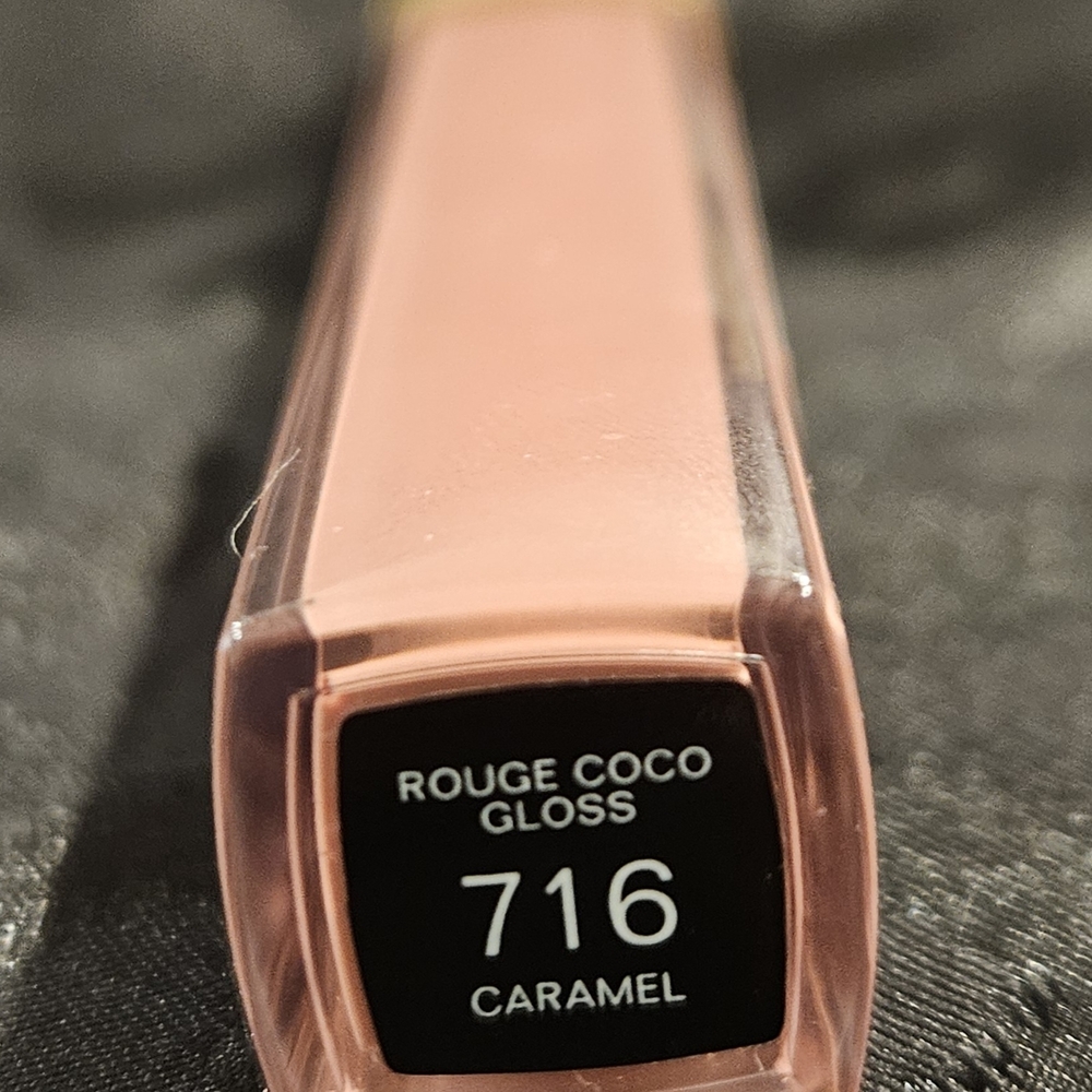 Chanel Rouge Coco Gloss in shade 716 Caramel. - Picture 2 of 2